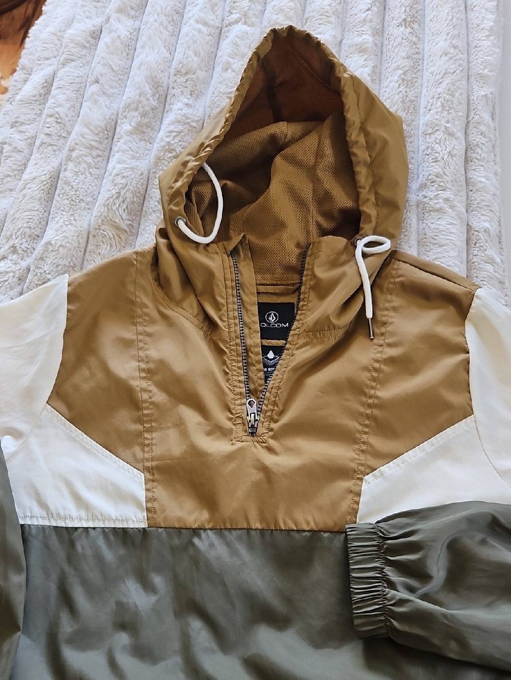 Volcom Pullover Jacket - Picture 13 of 13
